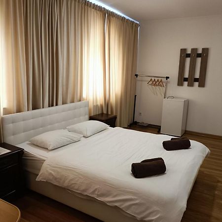Mirage Hotel Tjernivtsi Eksteriør billede