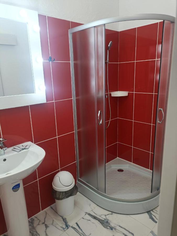 Mirage Hotel Tjernivtsi Eksteriør billede