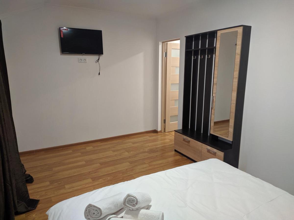 Mirage Hotel Tjernivtsi Eksteriør billede
