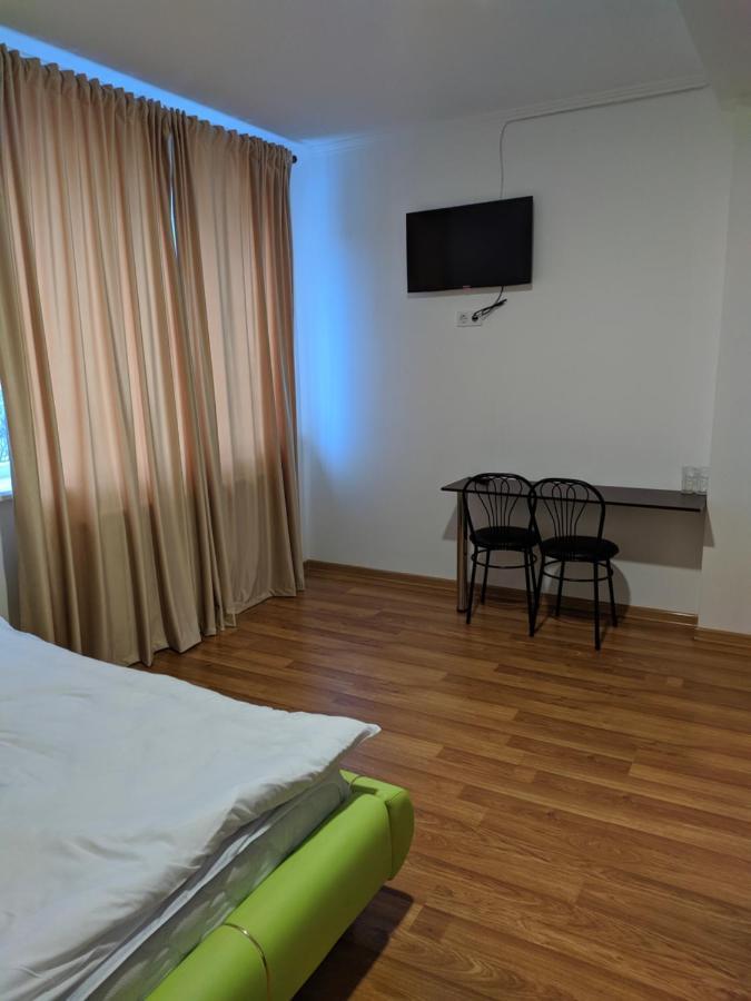 Mirage Hotel Tjernivtsi Eksteriør billede